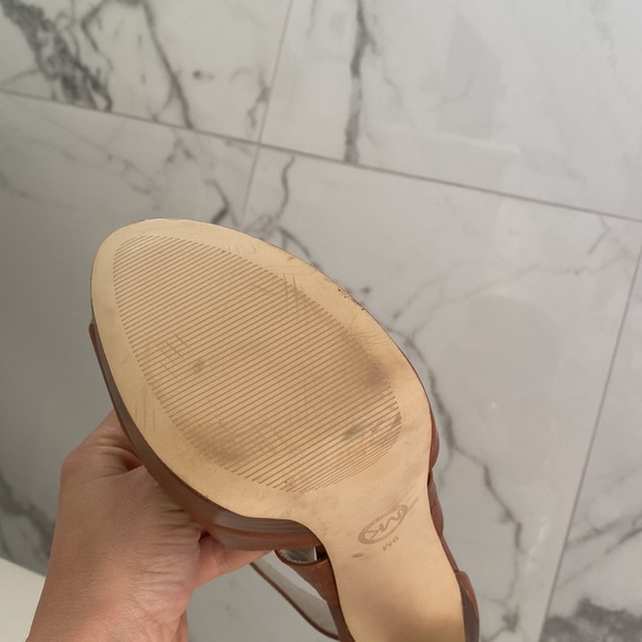 Designer Luxury Michael Kors high heels with functional zipper for easy on & off - Picture 4 of 4